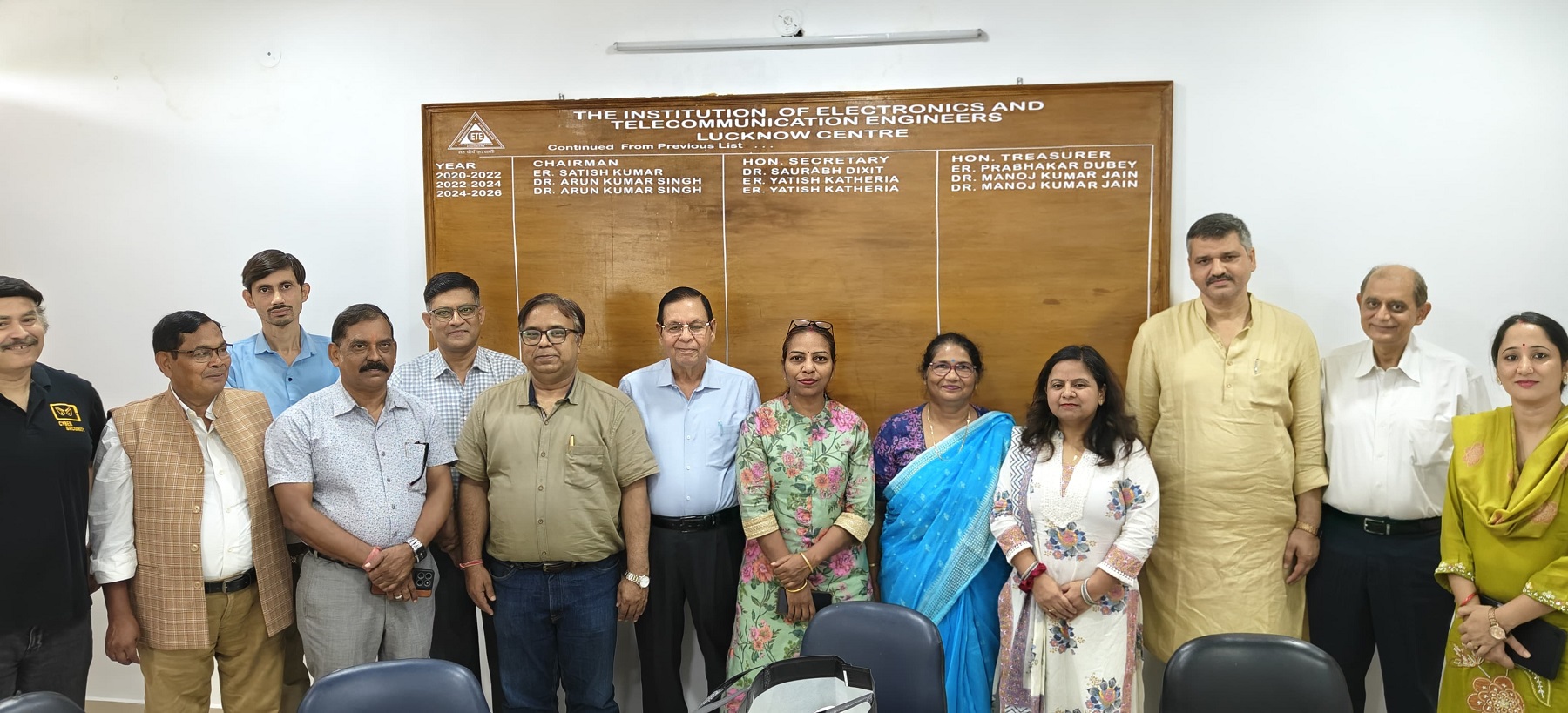 Members of IETE Lucknow Centre